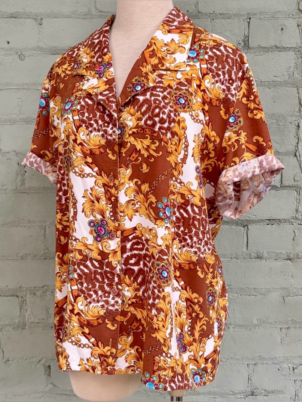 Vintage Baroque Chain Print Short Sleeve Blouse in Brown and Gold
